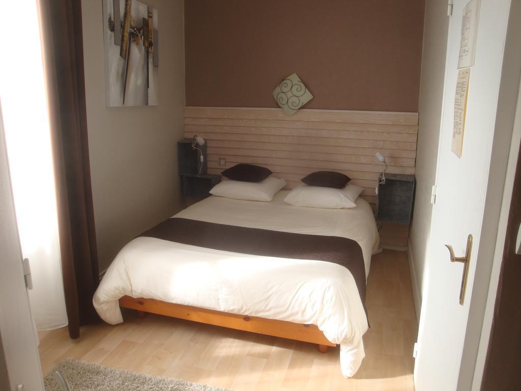 Auberge Du Chateau Chateauneuf-d'Ille-et-Vilaine Room photo